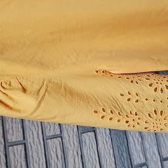 Talbots Pretty Yellow Top With Daisys SZ L Petite Excellent - Picture 5 of 9